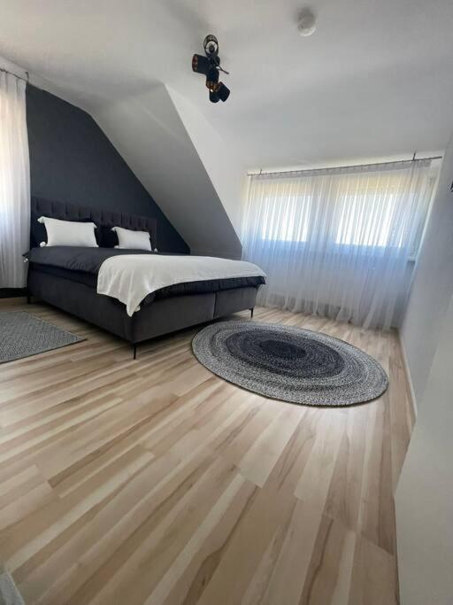 Ferienwohnung Marie 로데스하임암라인 외부 사진