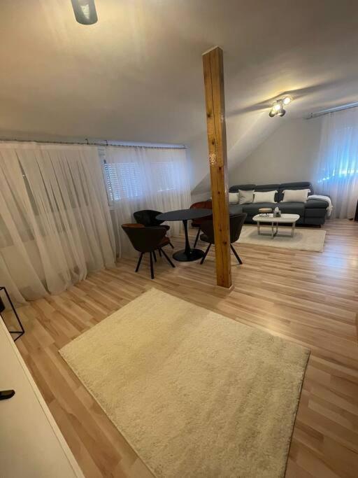 Ferienwohnung Marie 로데스하임암라인 외부 사진