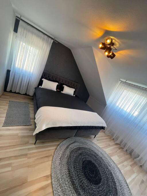 Ferienwohnung Marie 로데스하임암라인 외부 사진