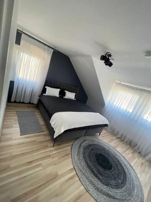 Ferienwohnung Marie 로데스하임암라인 외부 사진